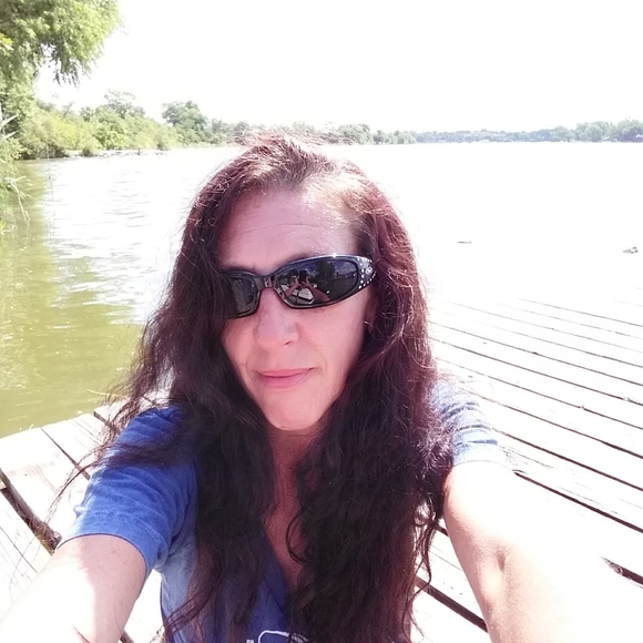 Meet your Posher, Krisee - Picture 3 of 3